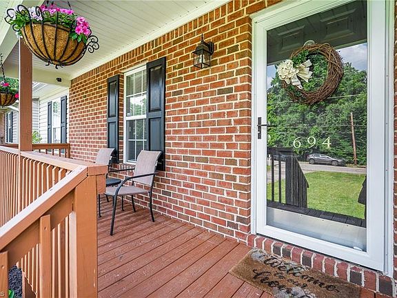 4th image of 694 Dogwood Cir