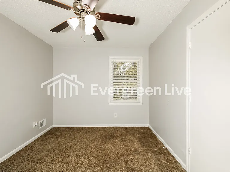 225 Oak Glenn Dr — Photo 5