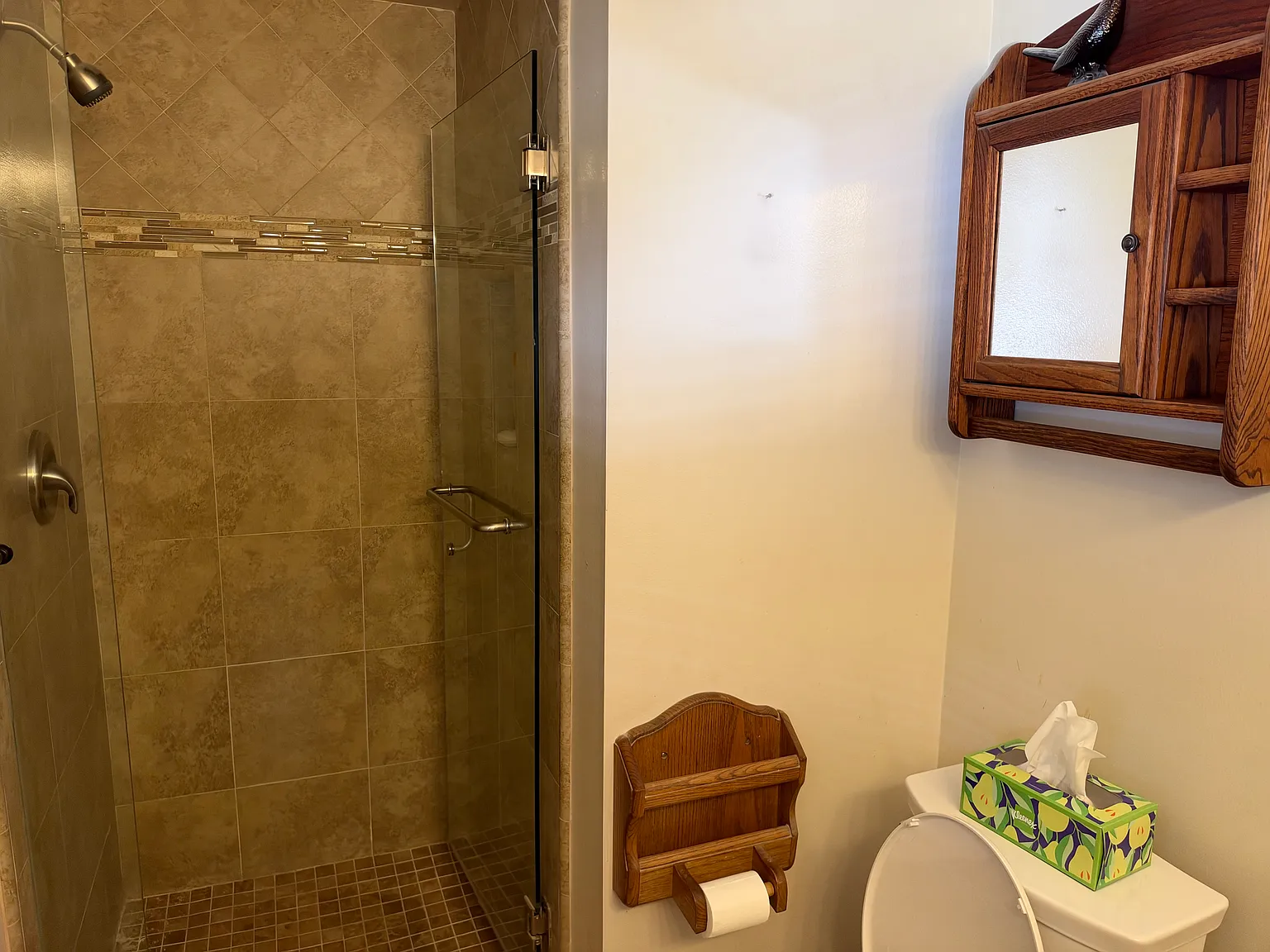 4 bed, 1400 sqft, $5,500 — Photo 3