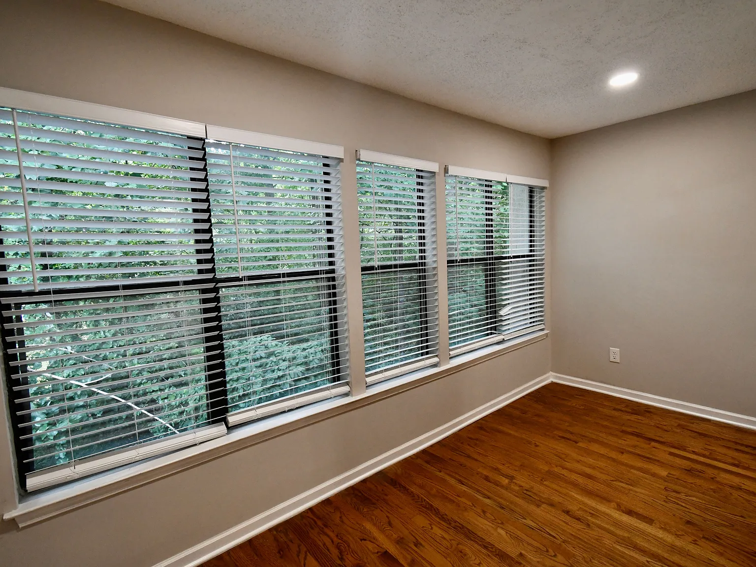 3 bed, 1400 sqft, $1,895 — Photo 4