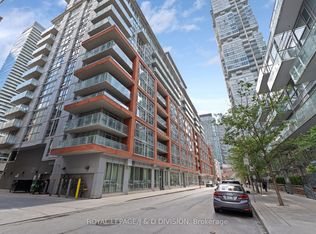 21 Nelson St #228, Toronto, ON M5V 3H9