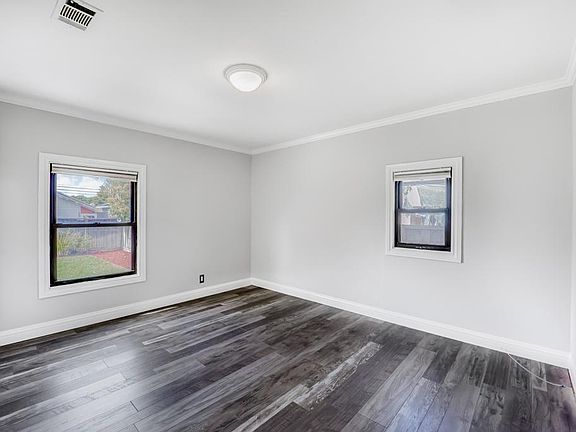 5th image of 2239 Poplar Ave