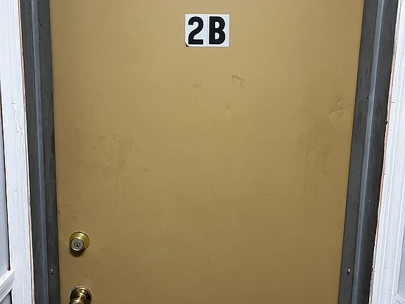 3rd image of 421 S Raleigh St #2B