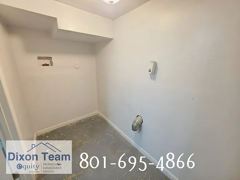 1284 E 22nd St — Photo 24