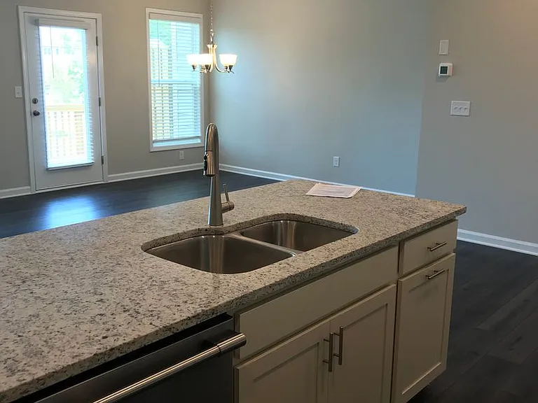 1302 Endicott Ct — Photo 21