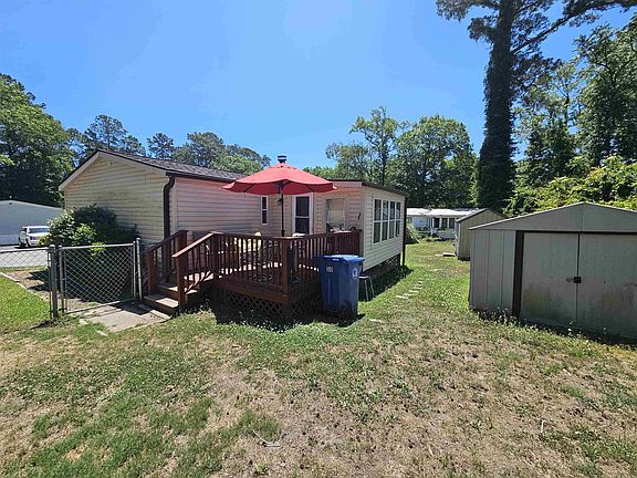 3rd image of 800 Columbia Dr.