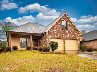 106 Wells Ct, Canton, MS 39046