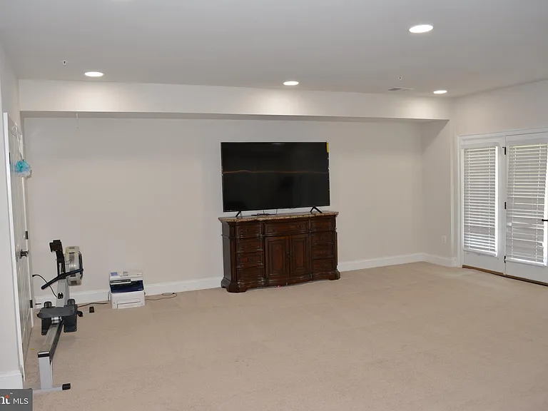 847 Stonecliffe Rd — Photo 11