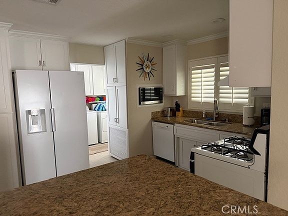 4th image of 2104 Birdie Way