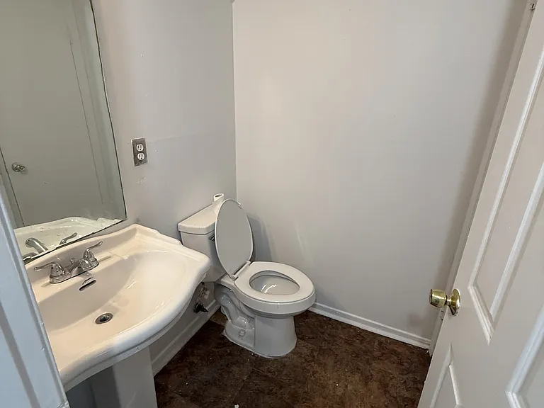 4860 Chesterwood Ct #1 — Photo 17