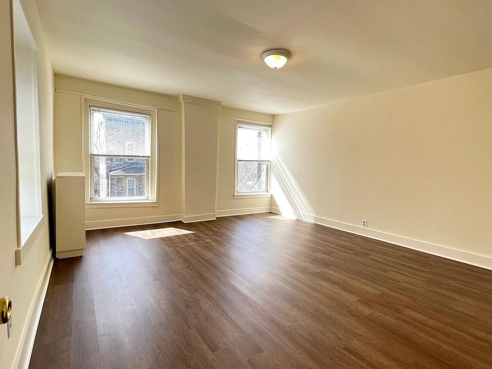 Huge, sun filled 14'x16' Bedroom with walk-in closet.