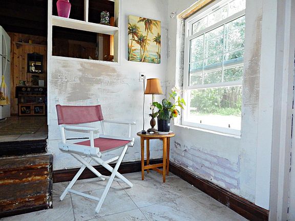 2nd image of 2909 Sunrise Boulevard
