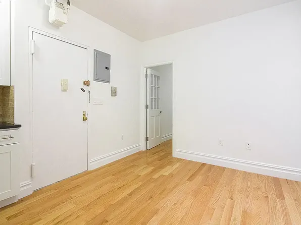 325 East 78th Street image 1 of 6