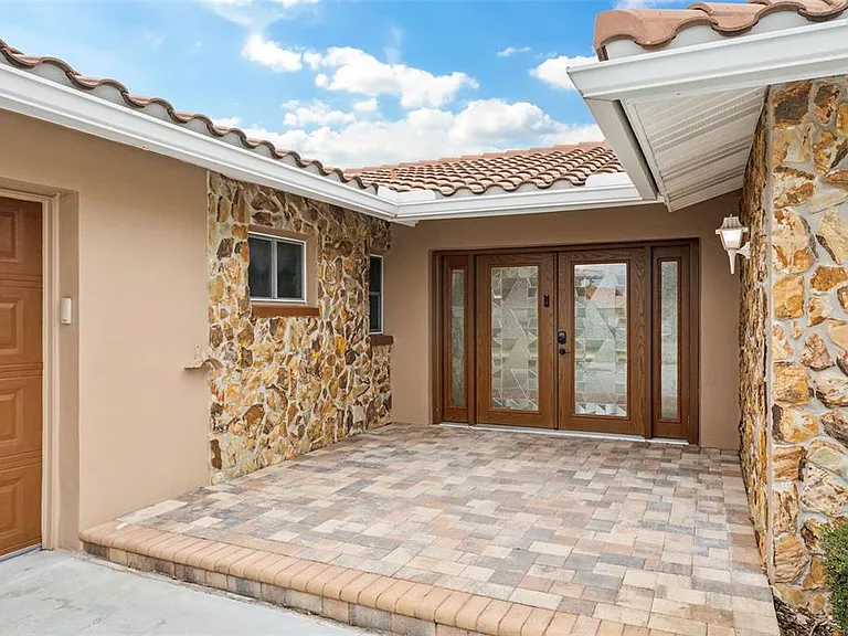 3734 Topsail Trl — Photo 2