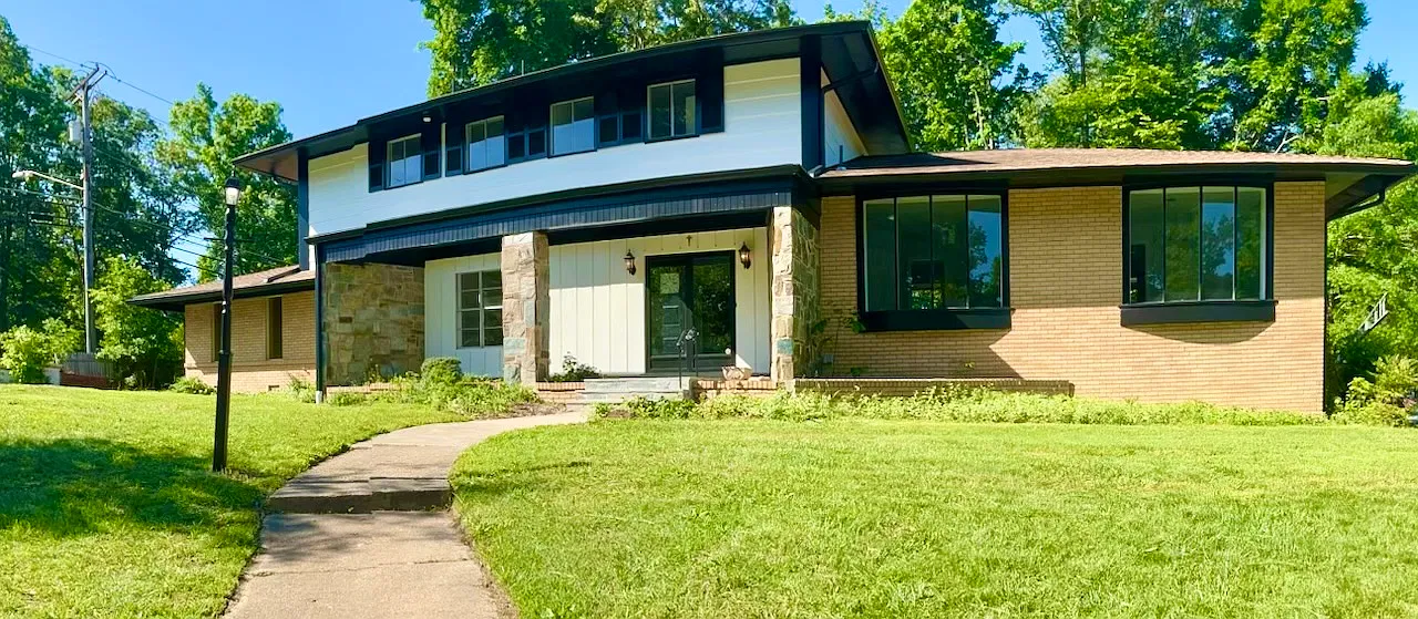7 bed, 4599 sqft, $5,000 — Photo 1