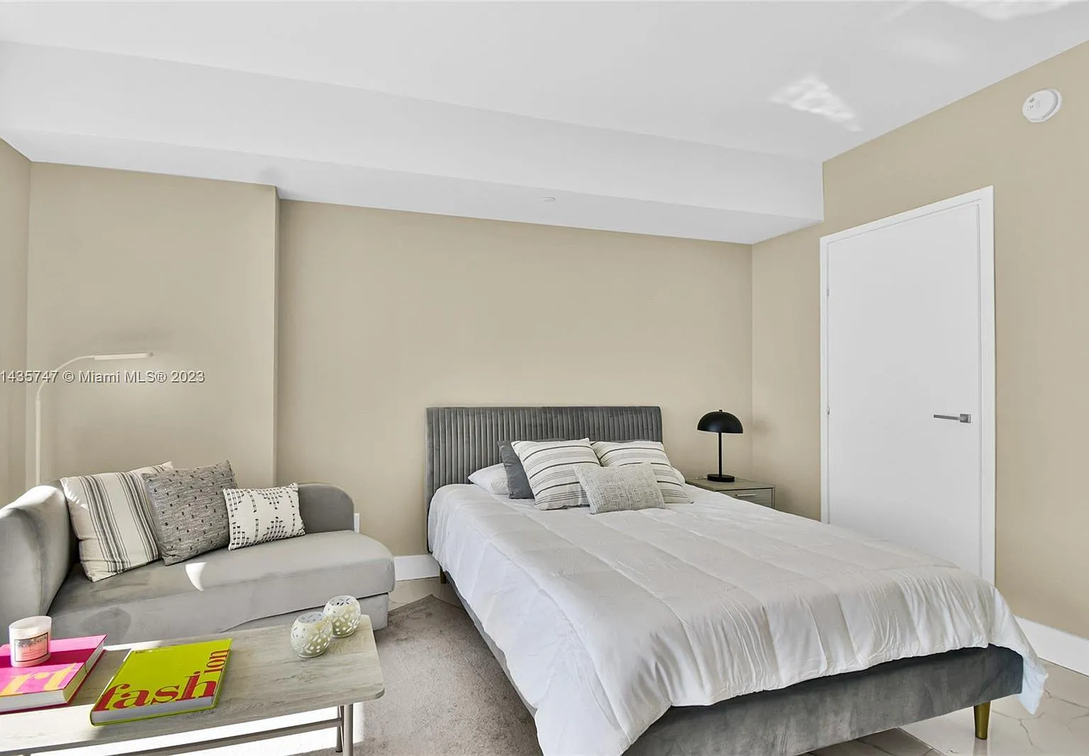 Studio, 375 sqft, $3,800 — Photo 3