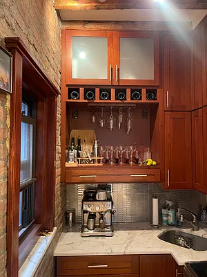 Rented by SERHANT. | media 4