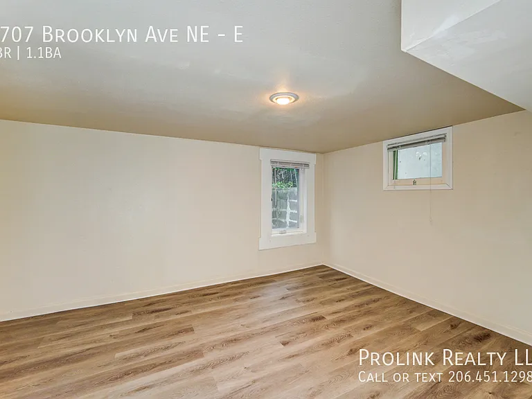 4707 Brooklyn Ave NE #E — Photo 10