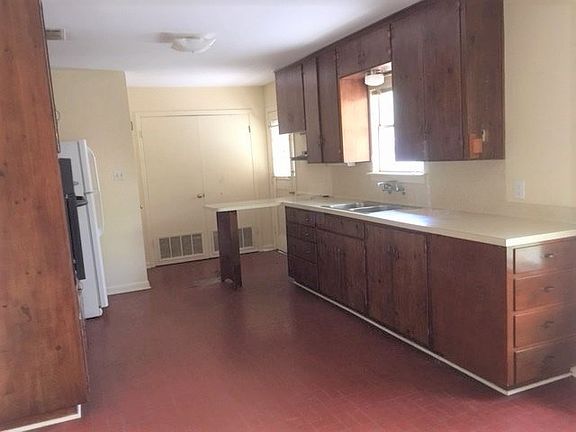 2nd image of 1902 S 7th St