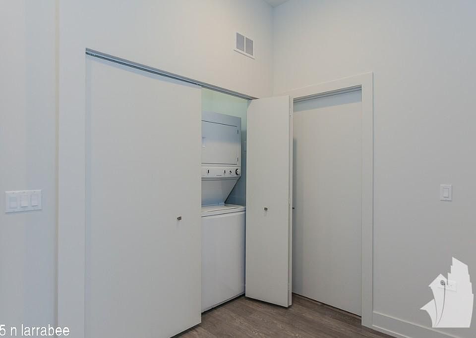 1st image of 855 N Larrabee St #227