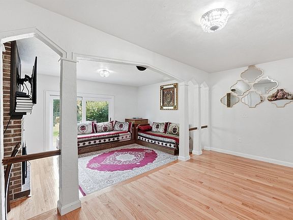 4th image of 23 Cobblestone Ln Unit 23