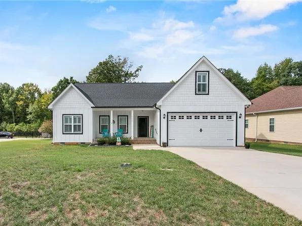 1205 Stonewyck Dr, Salisbury, NC 28146