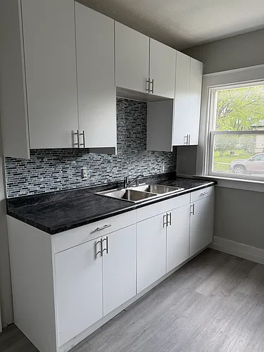 602 Woodlawn Ave #602 Photo 1