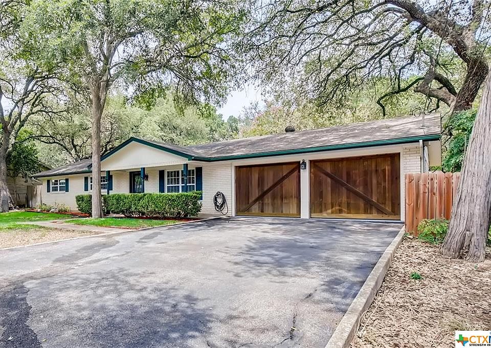 1st image of 988 Timber Dr
