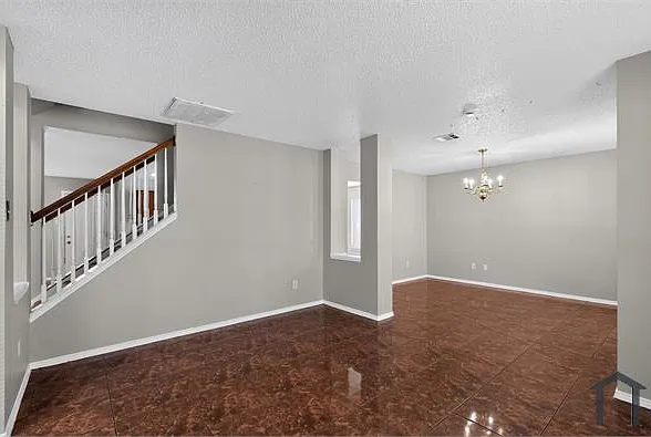 2313 Valley Falls Ave — Photo 5