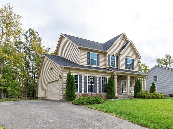 3rd image of 12707 Bailey Hill Cir