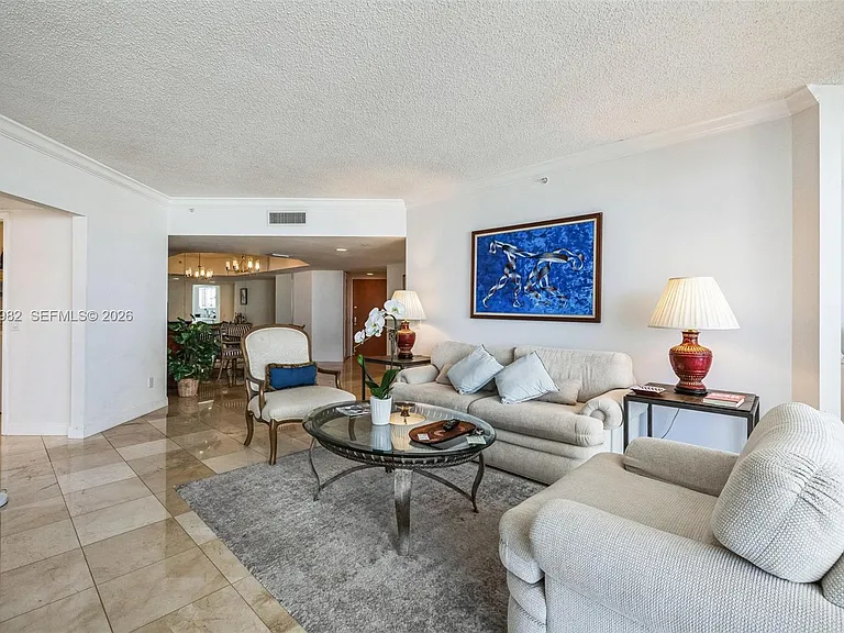 21205 Yacht Club Dr #1802 — Photo 2