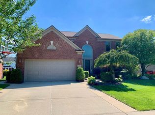17908 Crescent Lake Pl, Macomb, MI 48042