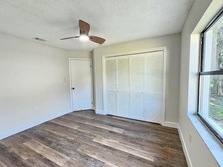 1151 N Commerce Ter — Photo 23