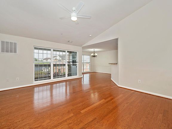 3rd image of 2501 Hemingway Dr Unit 3A