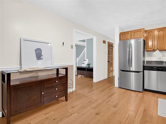 4th image of 124 Setian Ln