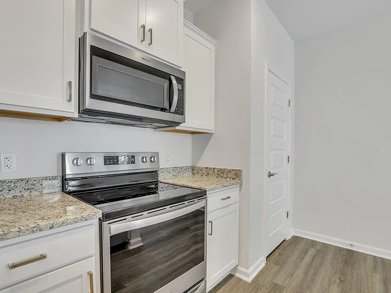 155 Holloway Hl — Photo 10