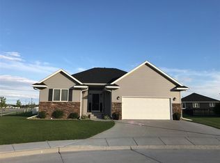 1805 Eastbrooke Dr, Kearney, NE 68847