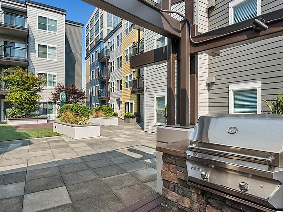 2nd image of 304 108th Ave NE #A213