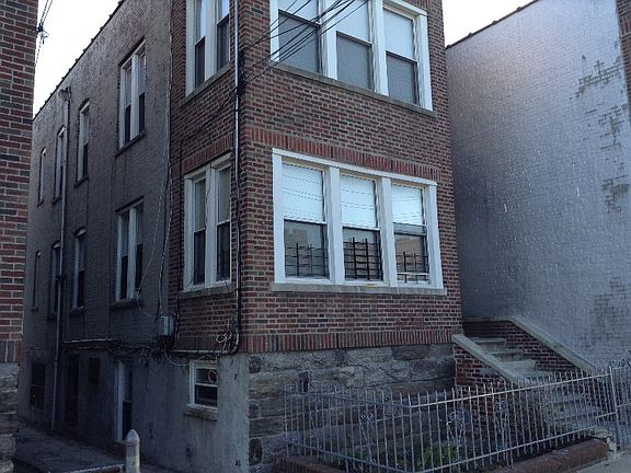 2nd image of 916 E 226th St