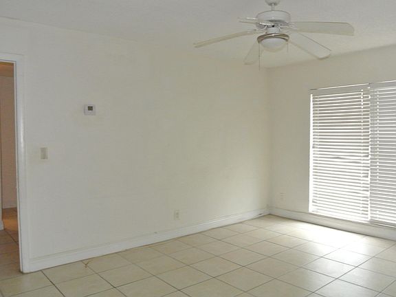 2nd image of 4471 Treehouse Ln #G