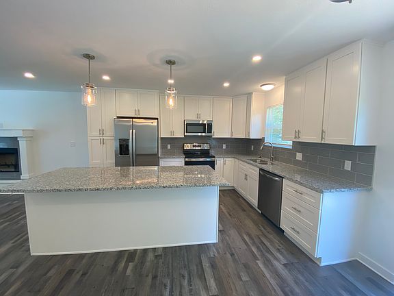 4th image of 630 Hillside Ave