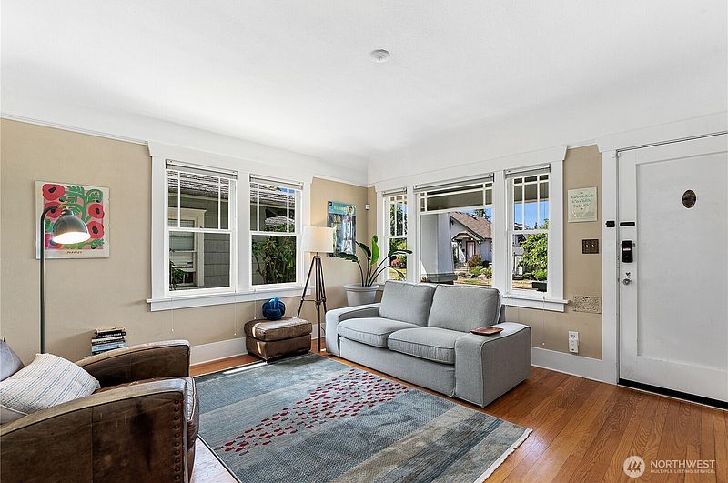 4th image of 1107 N Anderson Street