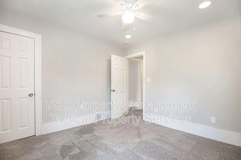 2 bed, 1.0 bath, 1100 sqft, $895 — Photo 4