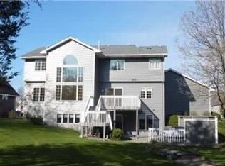 15107 Avocet St NW, Andover, MN 55304