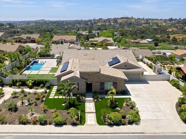 1733 Lemonadeberry Ln, Vista, CA 92084