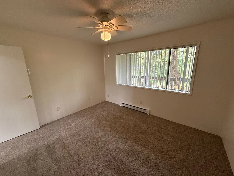 528 SW Levens St #4 — Photo 13