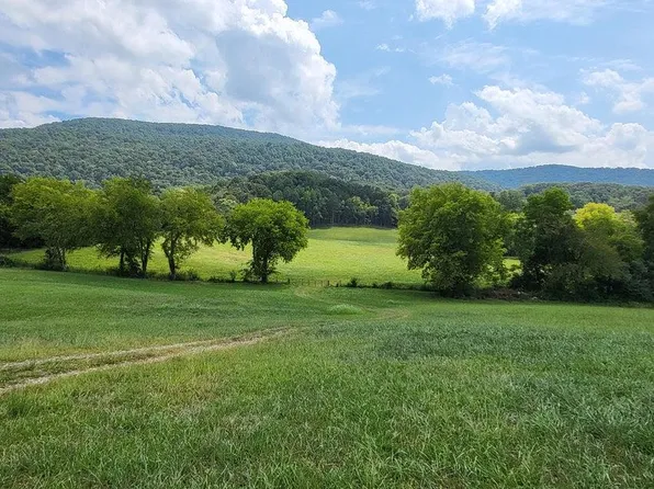 100 Wesley Chapel Rd, Pikeville, TN 37367