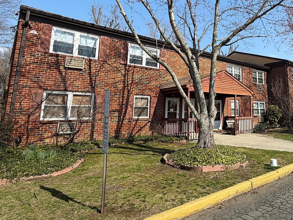 1st image of 913 Garnet Dr