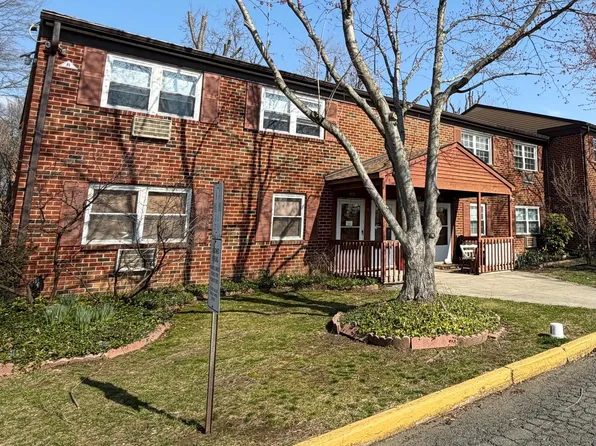 913 Garnet Dr, Burlington, NJ 08016