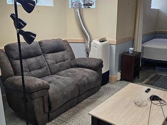 5th image of 457 Locust St #0